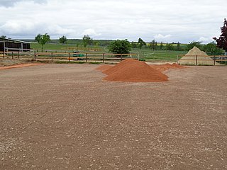 Trageschicht Außenplatz in Niederbösa